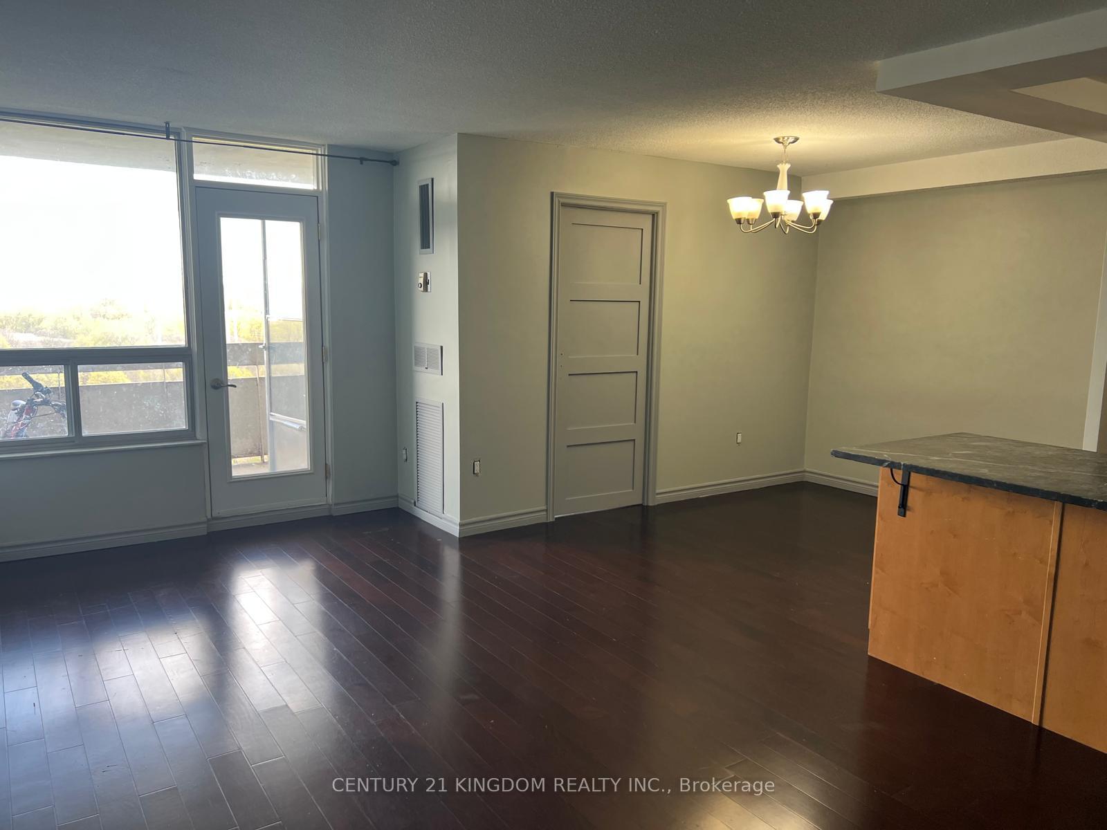 20-edgecliff-golfway-e-east-york-ontario-c12958910