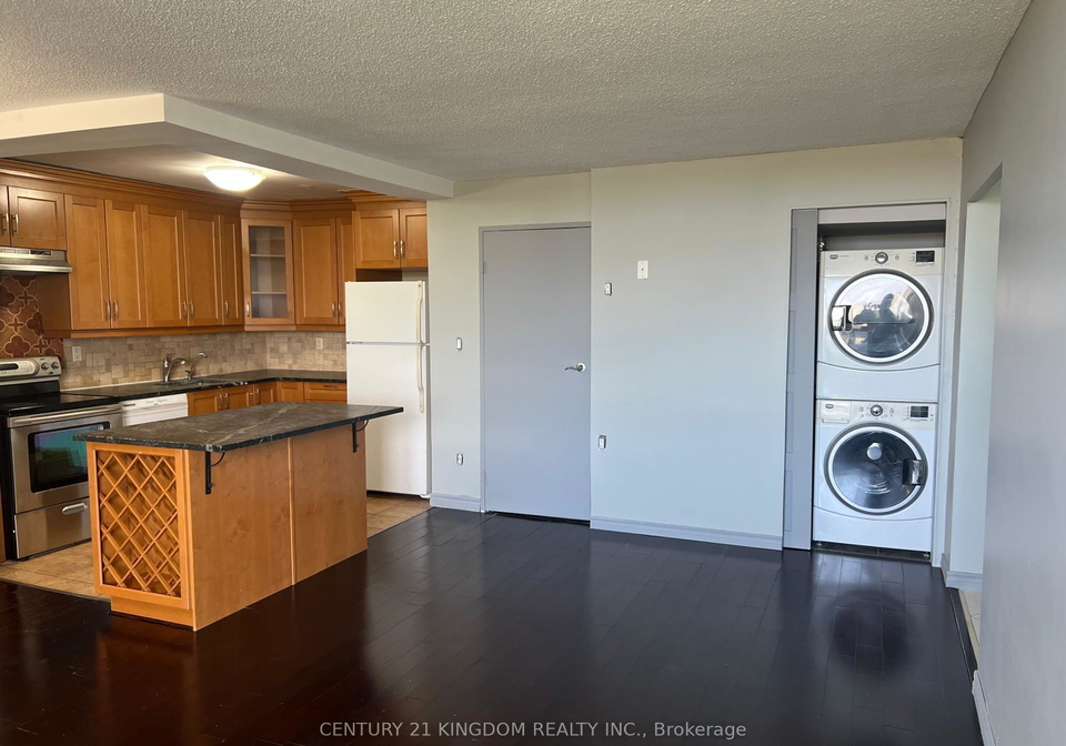 20-edgecliff-golfway-e-east-york-ontario-c12958910