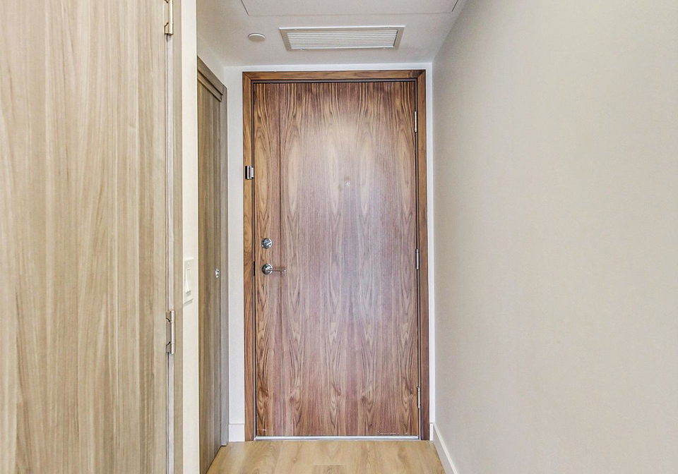 38-widmer-street-e-toronto-ontario-c12958944