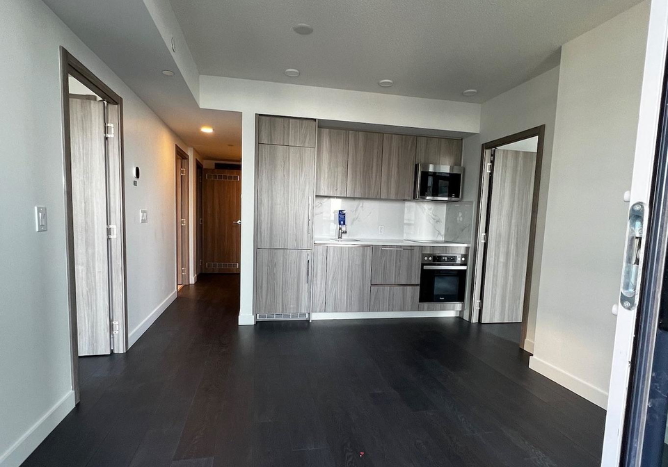 38-widmer-street-toronto-ontario-c12958976