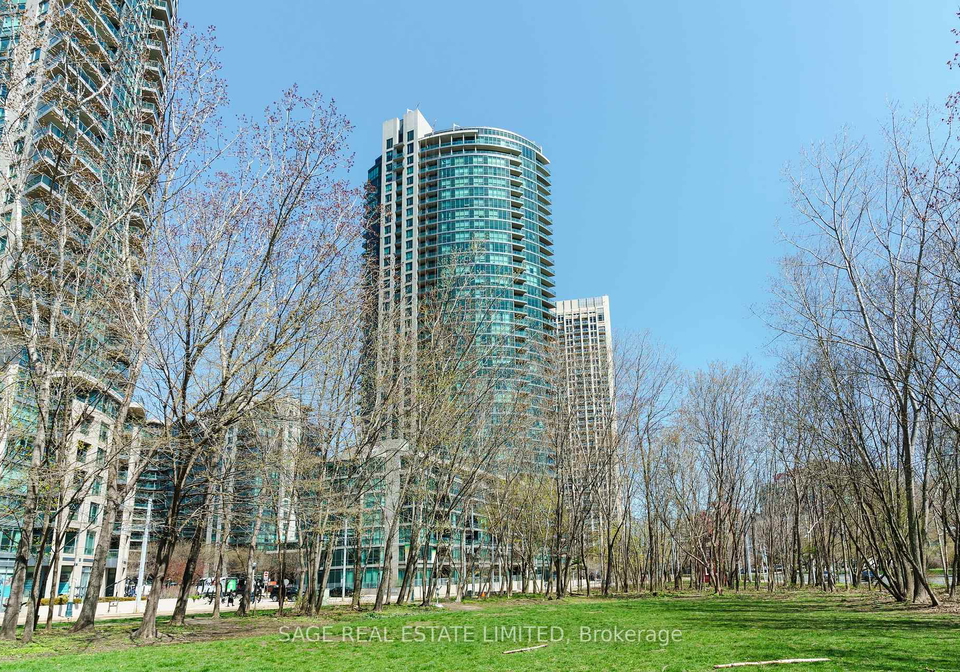 215-fort-york-boulevard-toronto-ontario-c12959590