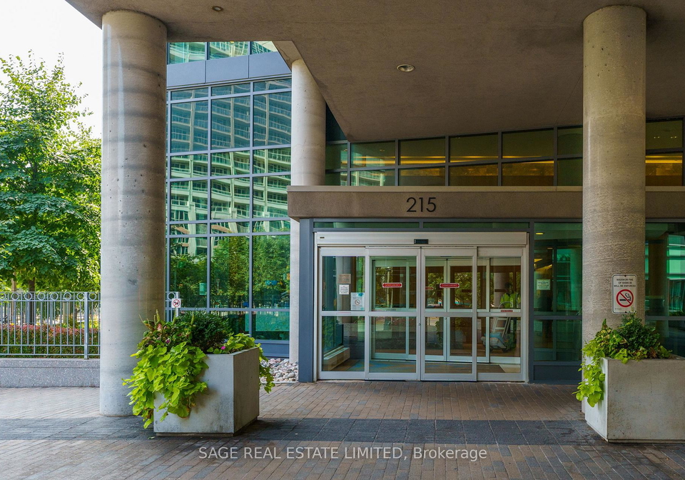 215-fort-york-boulevard-toronto-ontario-c12959590