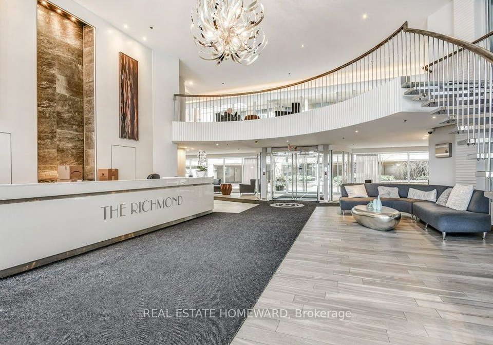 323-richmond-street-toronto-ontario-c12959764
