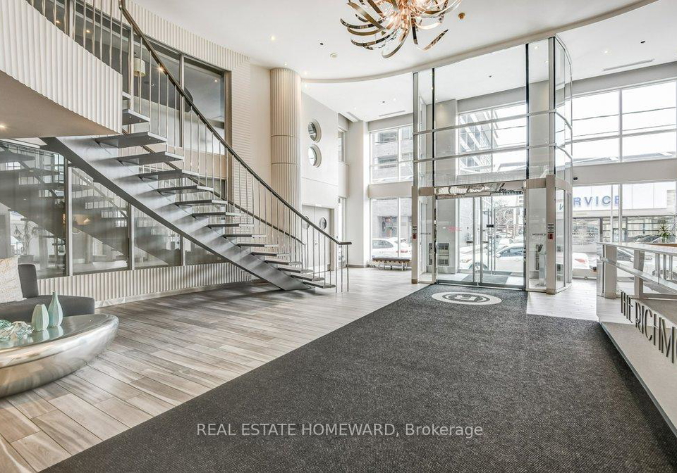 323-richmond-street-toronto-ontario-c12959764