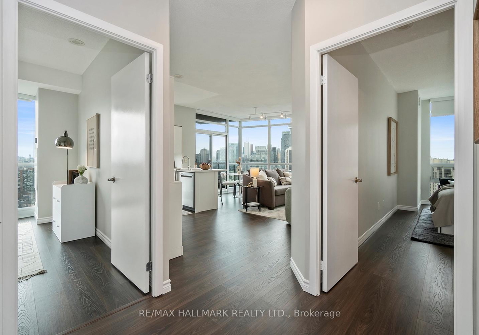 219-fort-york-boulevard-toronto-ontario-c12959828