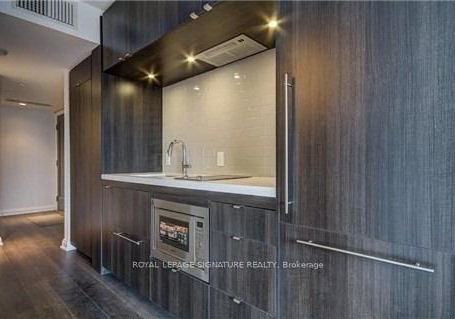 155-yorkville-avenue-toronto-ontario-c12960368