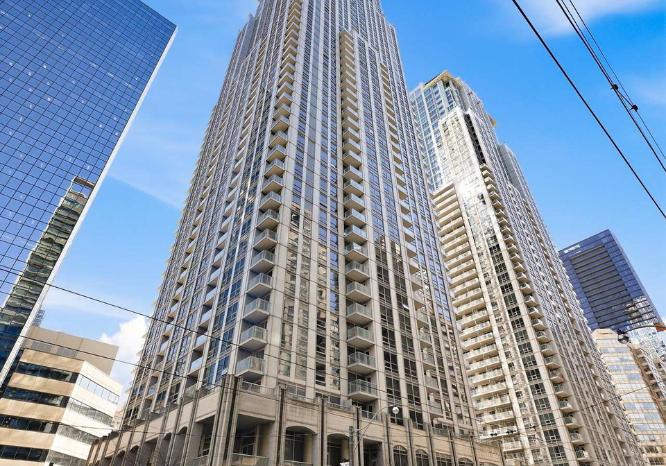 763-bay-street-toronto-ontario-c12960428