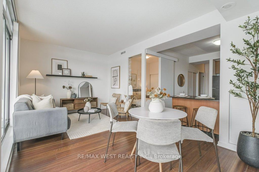 30-canterbury-place-toronto-ontario-c12960462
