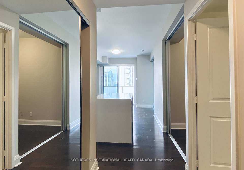 1080-bay-street-toronto-ontario-c12960504