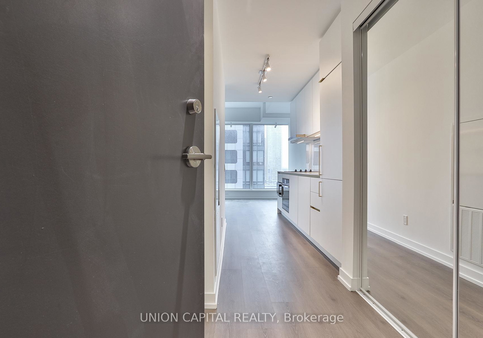 8-wellesley-street-w-toronto-ontario-c12960742