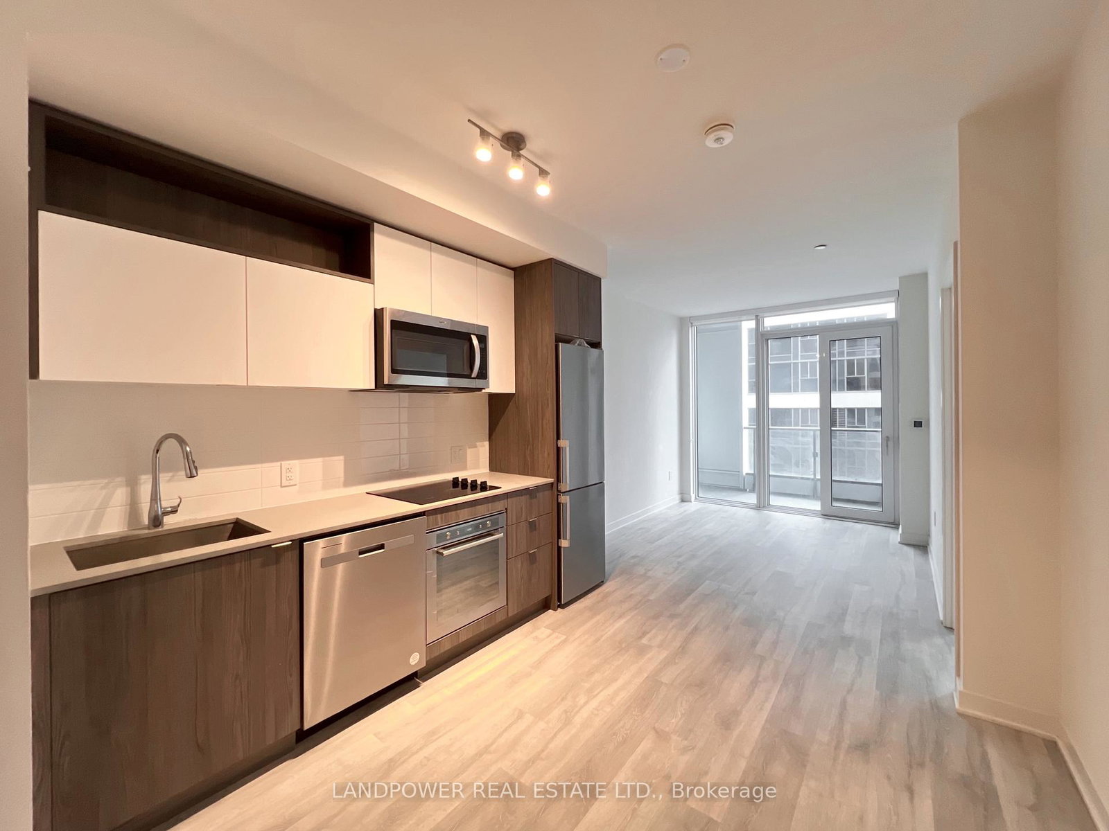 60-princess-street-toronto-ontario-c12960778