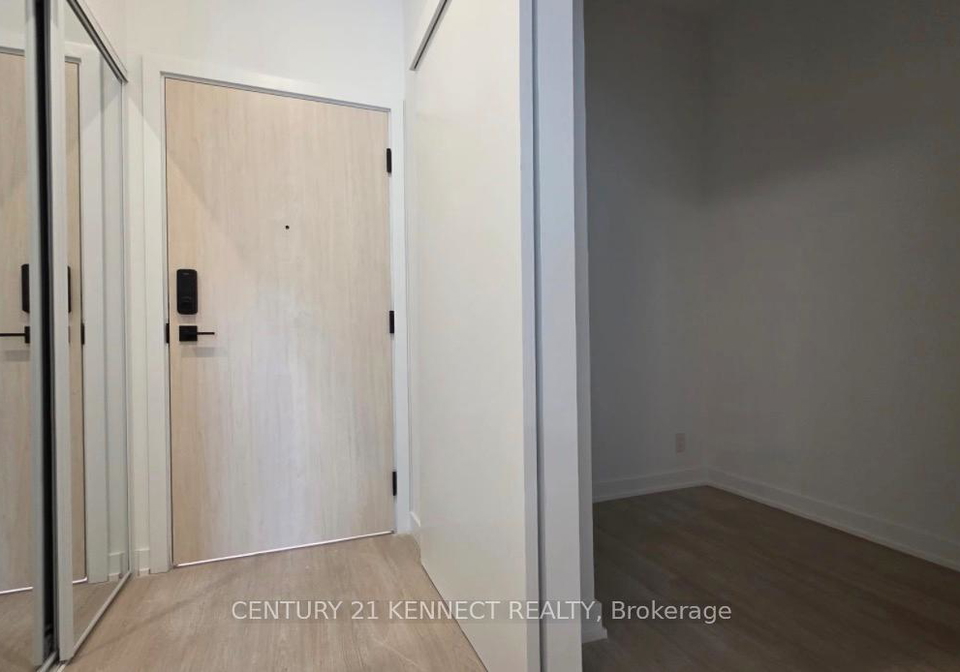 699-sheppard-avenue-e-north-york-ontario-c12960876