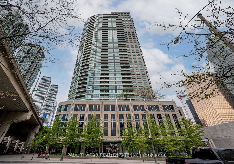 18-yonge-street-toronto-ontario-c12960956