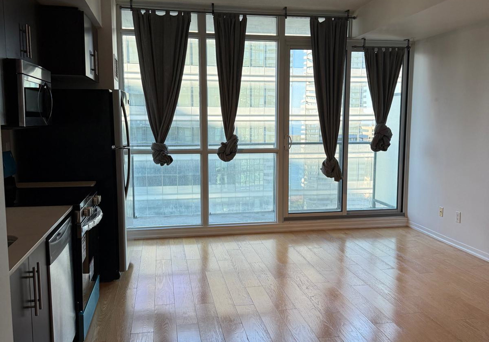 65-bremner-boulevard-toronto-ontario-c12961608