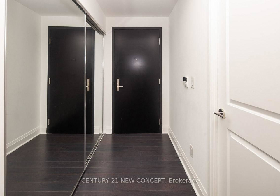 1080-bay-street-toronto-ontario-c12962012