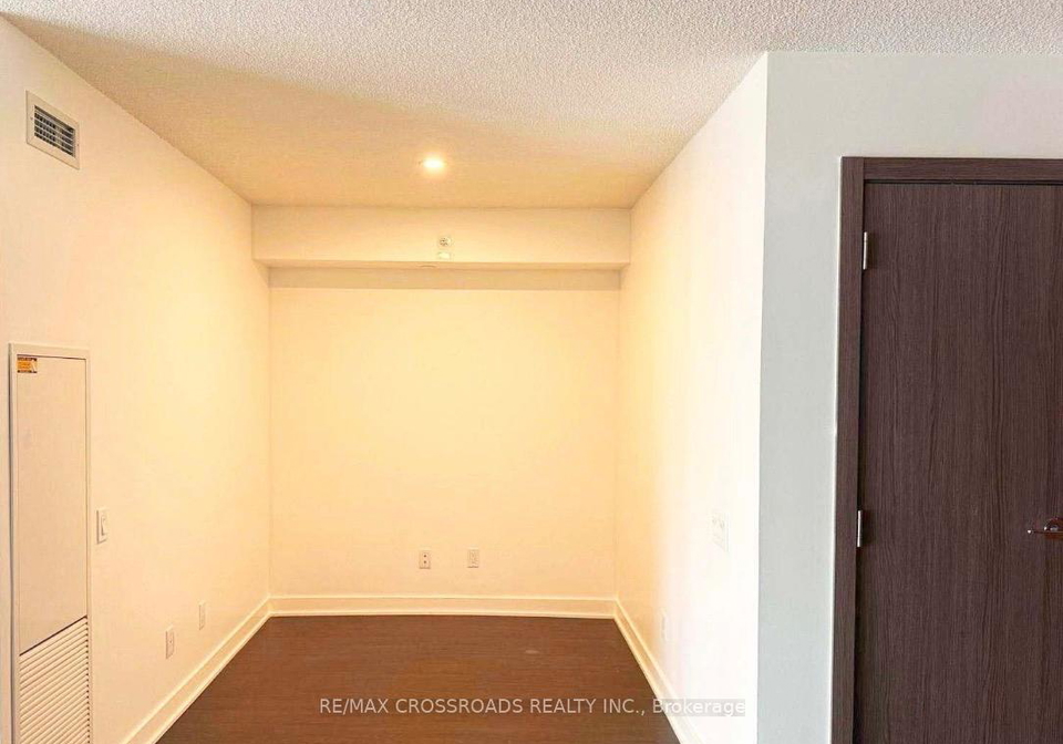 19-bathurst-street-toronto-ontario-c12962398