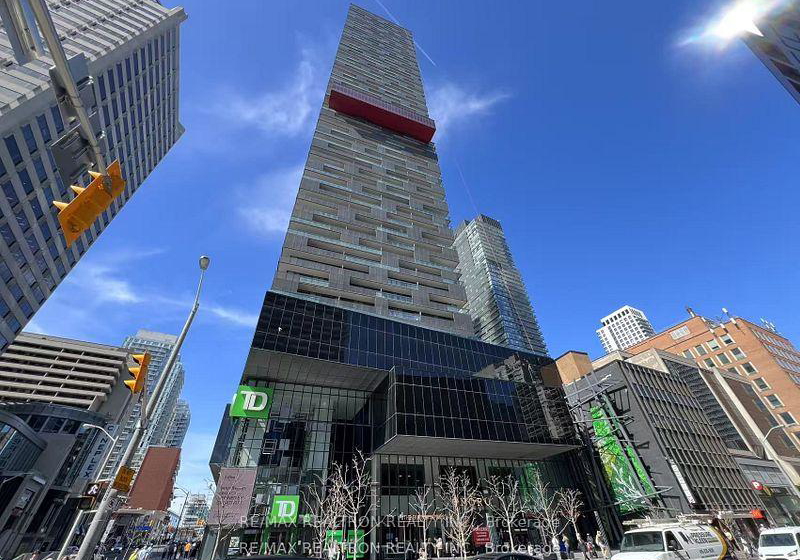 8-eglinton-avenue-e-toronto-ontario-c12962472