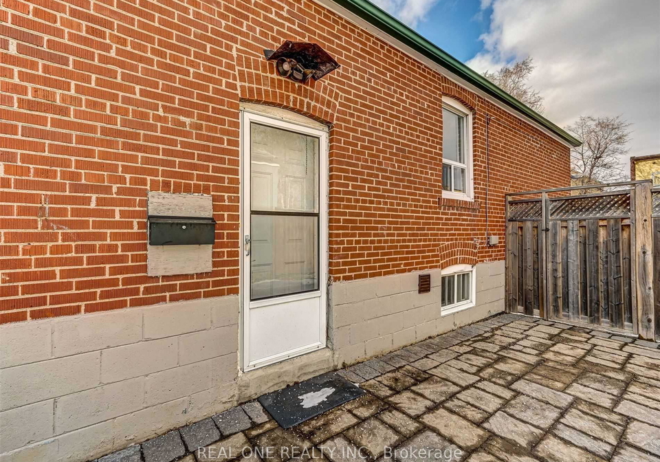 42-cadillac-avenue-toronto-ontario-c12962492