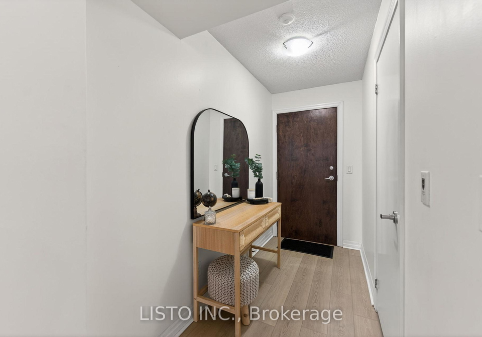 16-yonge-street-toronto-ontario-c12962516