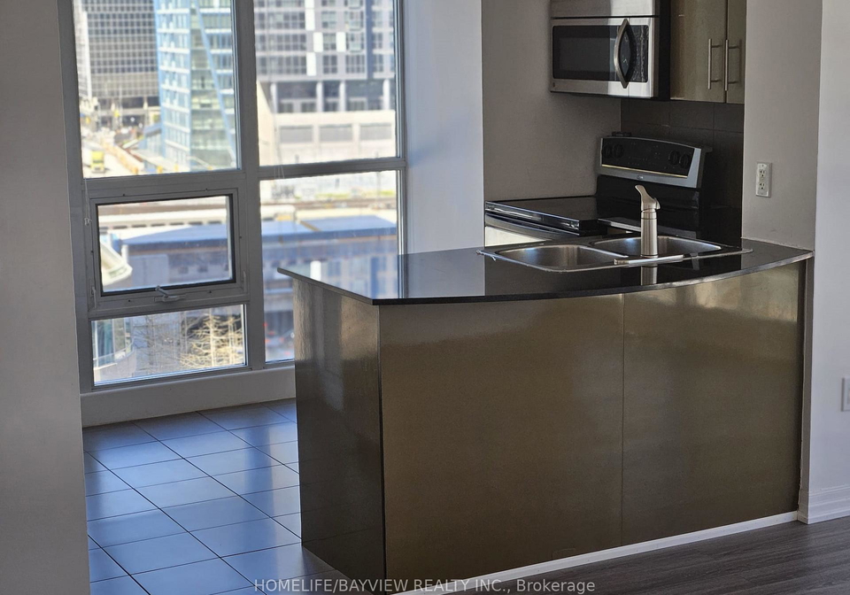 16-yonge-street-toronto-ontario-c12962990