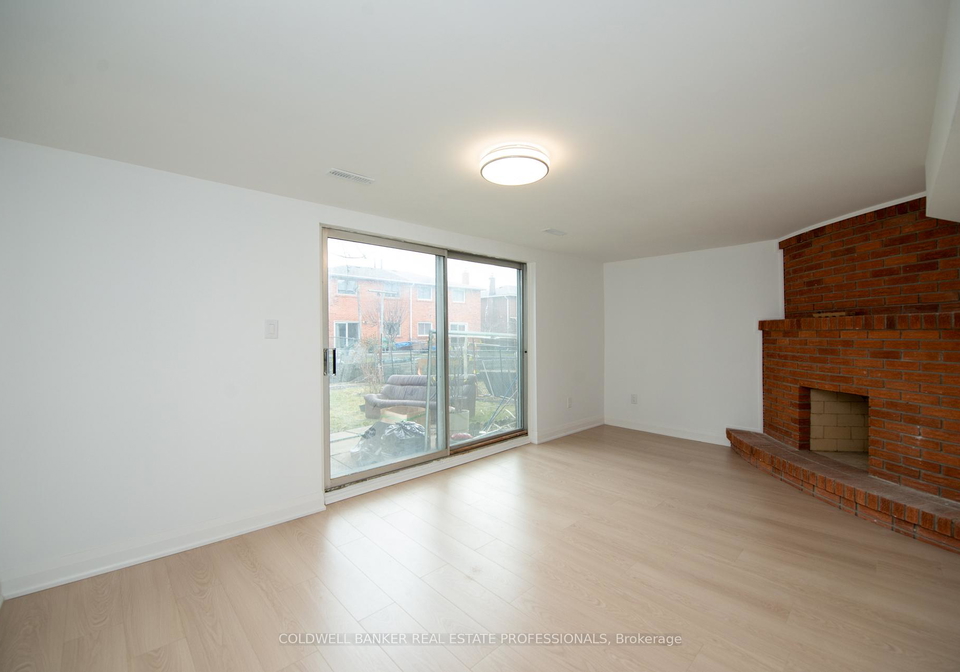 8-nootka-crescent-north-york-ontario-c12963068