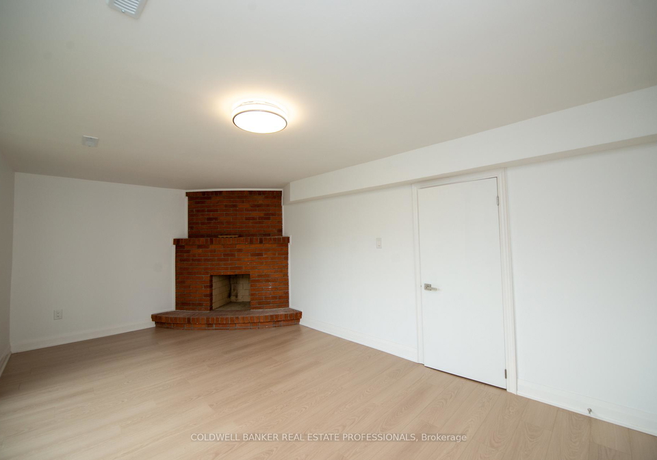 8-nootka-crescent-north-york-ontario-c12963068