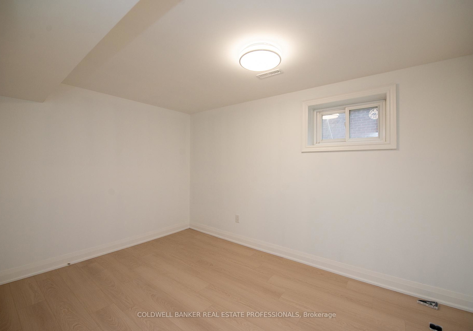 8-nootka-crescent-north-york-ontario-c12963068