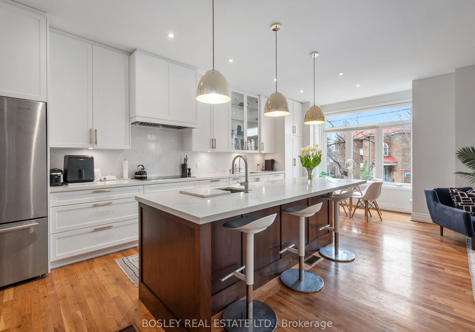 8-de-savery-crescent-toronto-ontario-c12963456