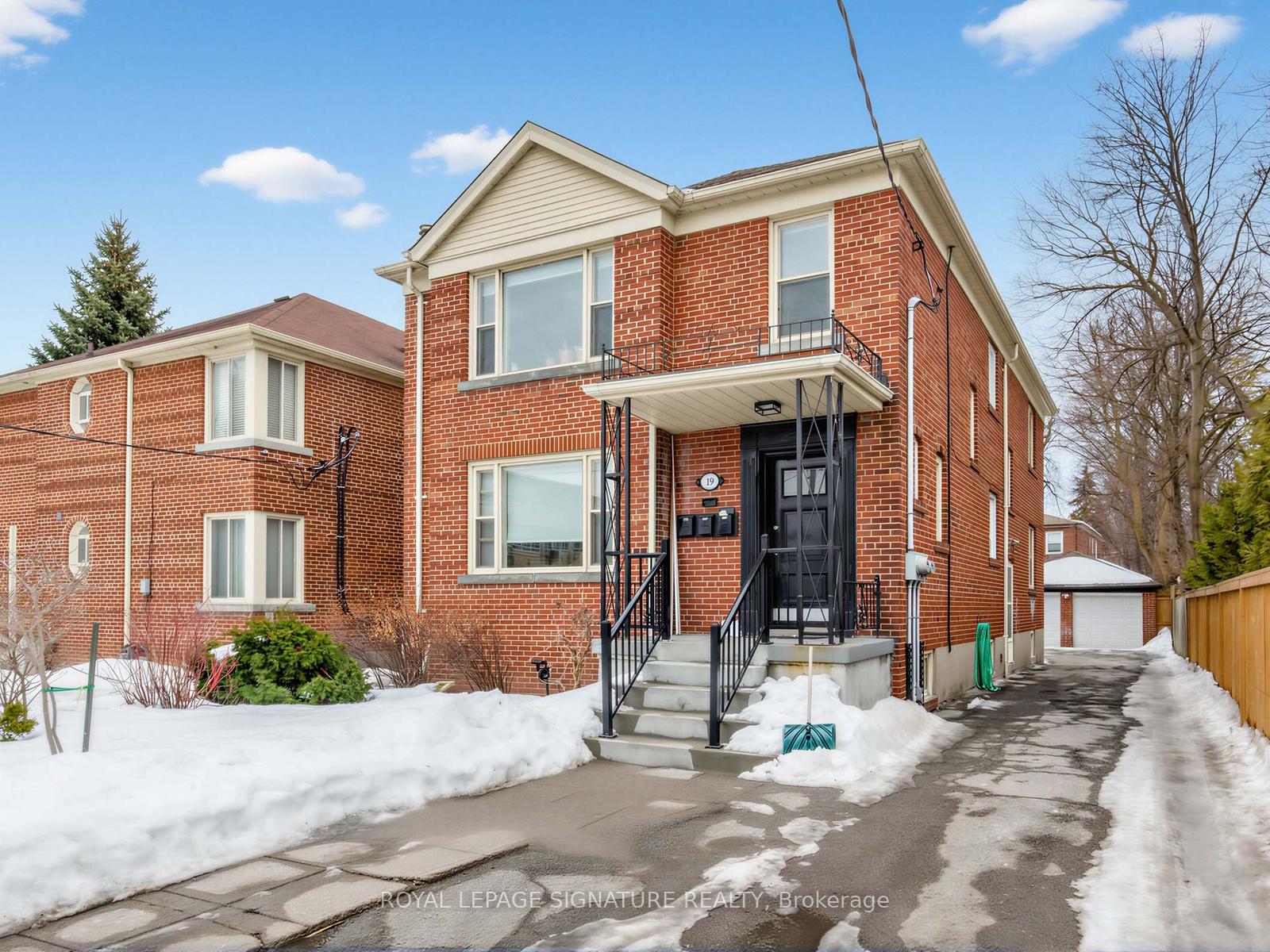 19-warwick-avenue-toronto-ontario-c12963492