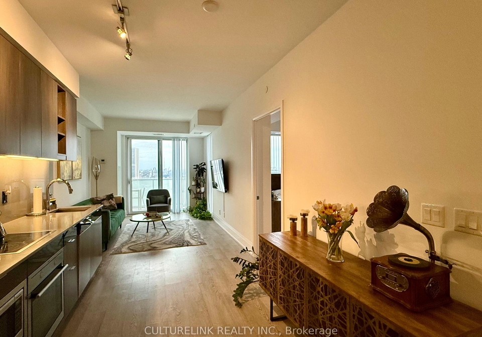 101-erskine-avenue-toronto-ontario-c12964856