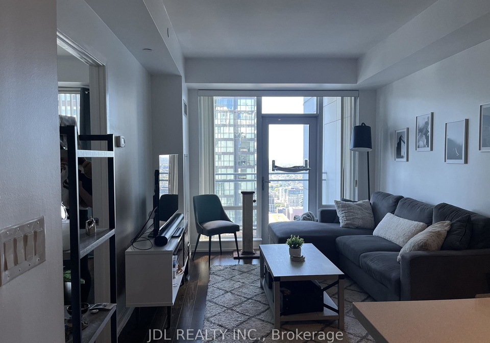 21-widmer-street-toronto-ontario-c12964938