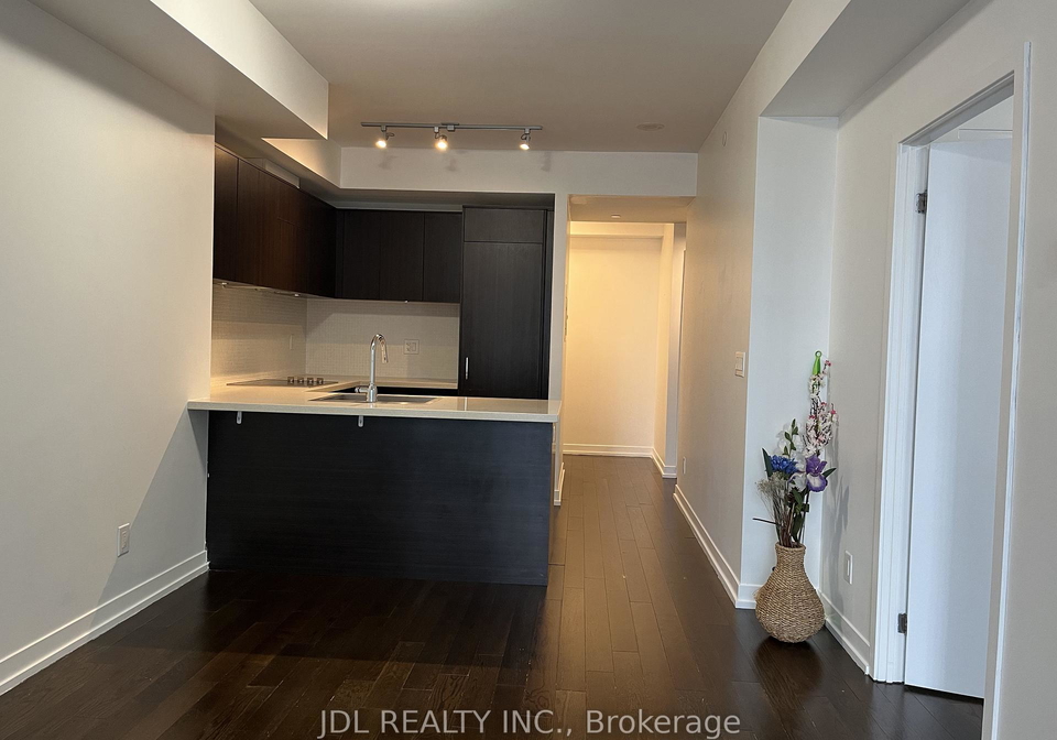 21-widmer-street-toronto-ontario-c12964938