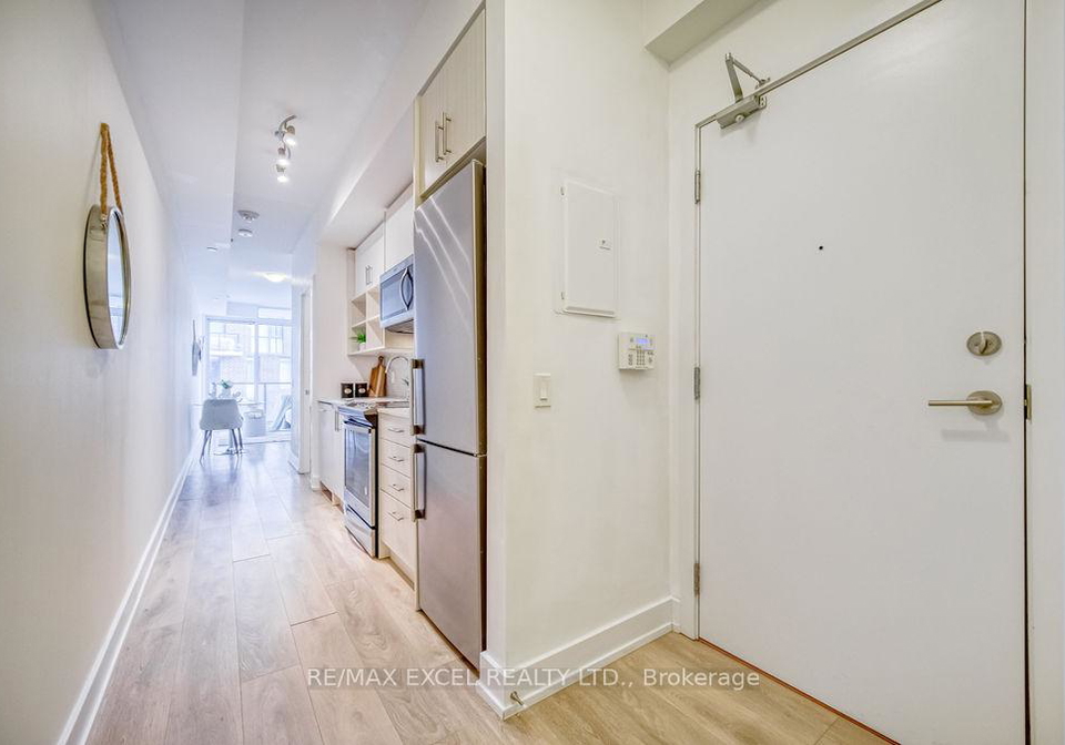 128-fairview-mall-drive-north-york-ontario-c12965234
