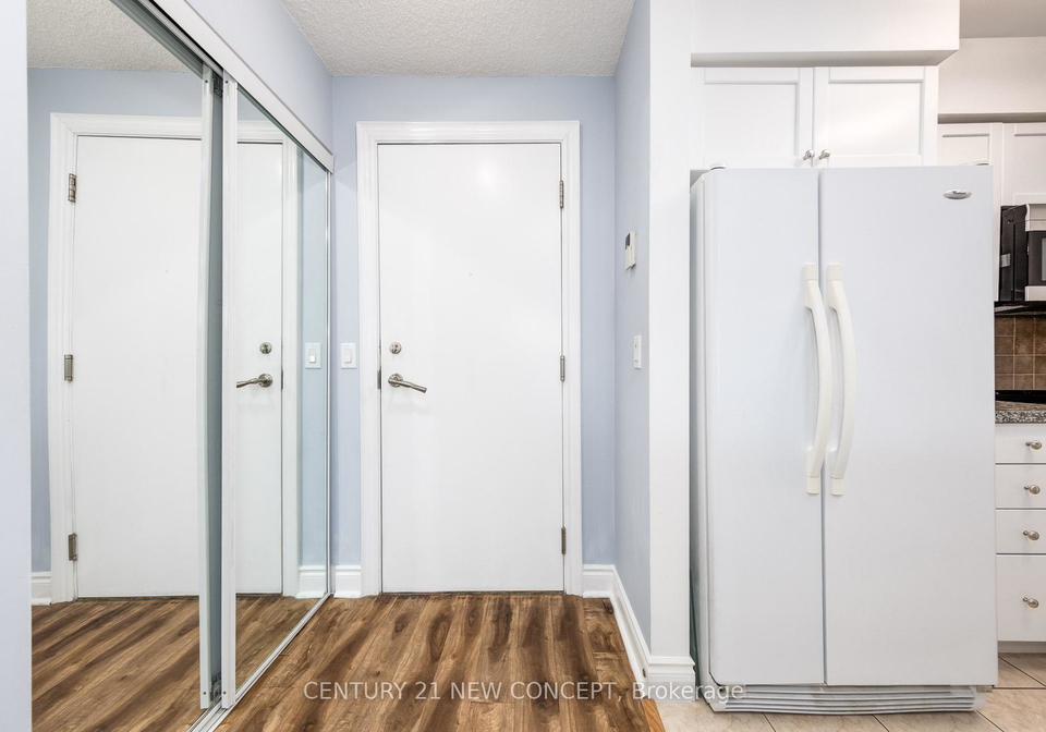 15-greenview-avenue-toronto-ontario-c12965380