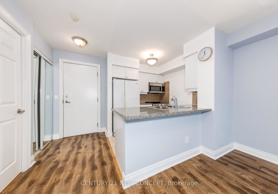 15-greenview-avenue-toronto-ontario-c12965380