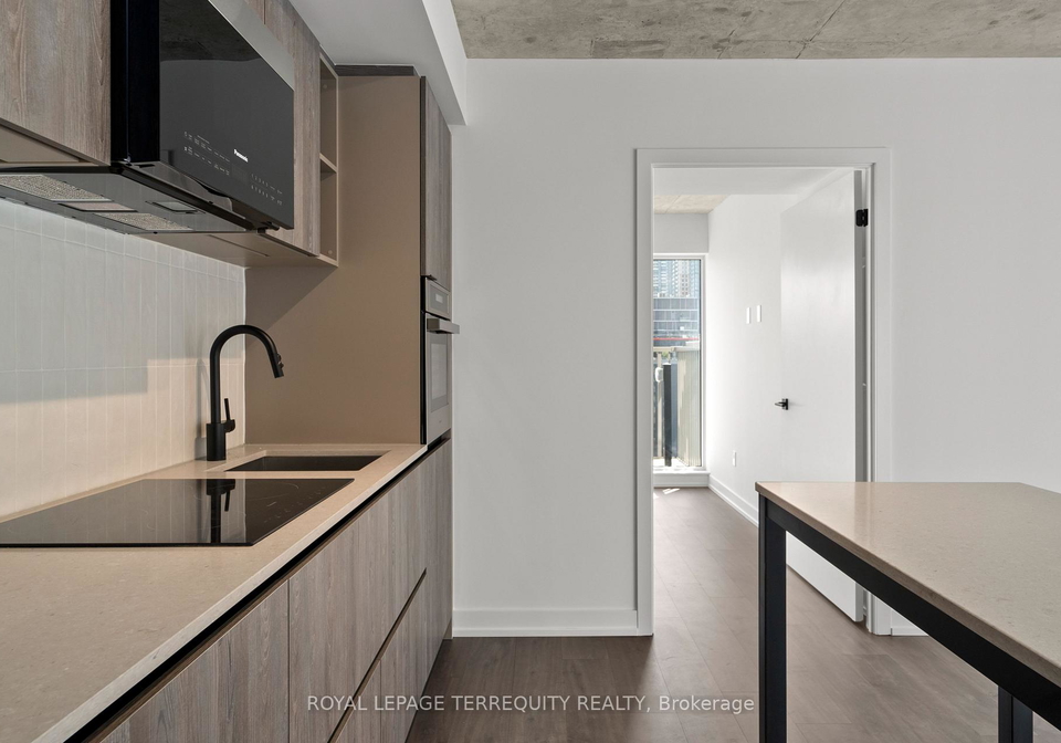 2-augusta-avenue-toronto-ontario-c12965492