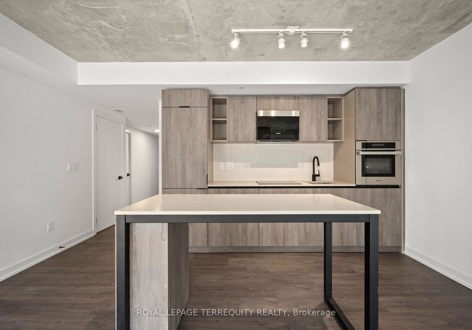 2-augusta-avenue-toronto-ontario-c12965492