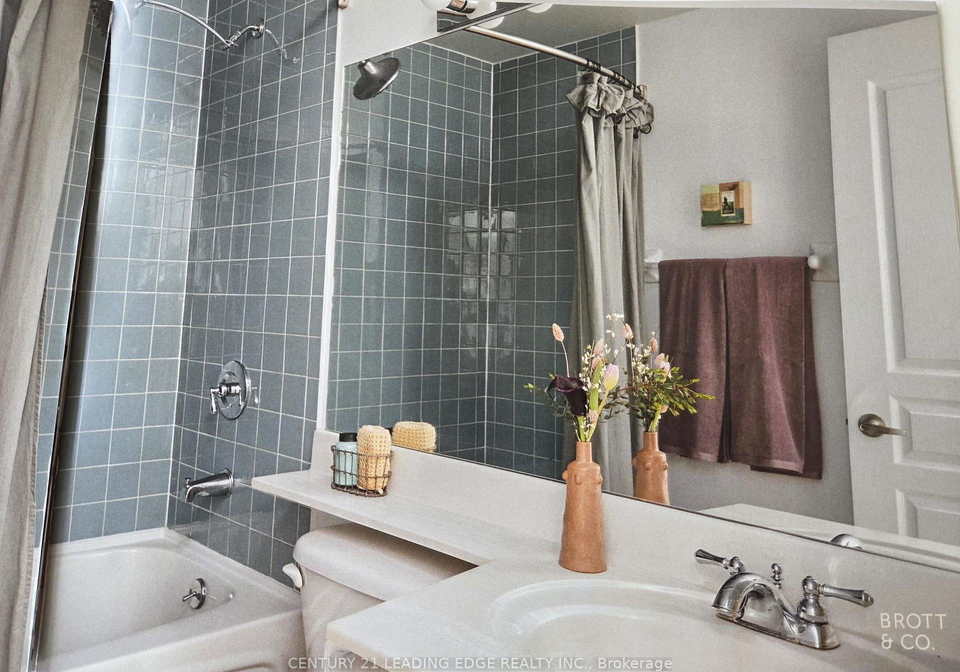 438-richmond-street-w-toronto-ontario-c12965532