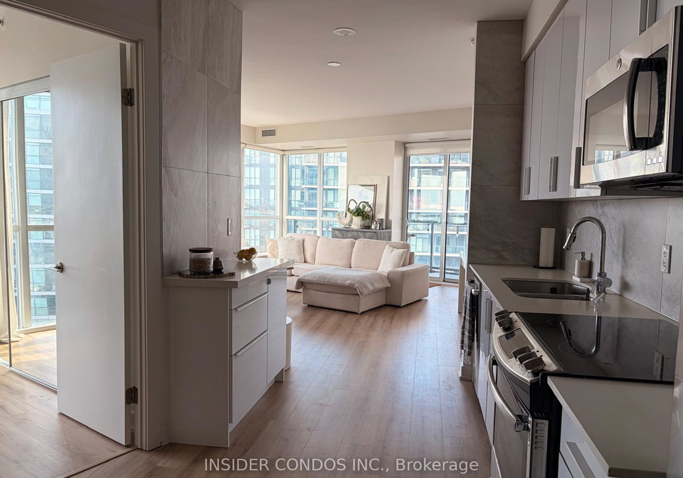 20-bruyeres-mews-toronto-ontario-c12965610