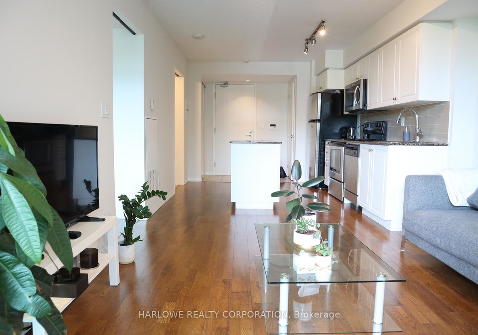 209-fort-york-boulevard-toronto-ontario-c12966000