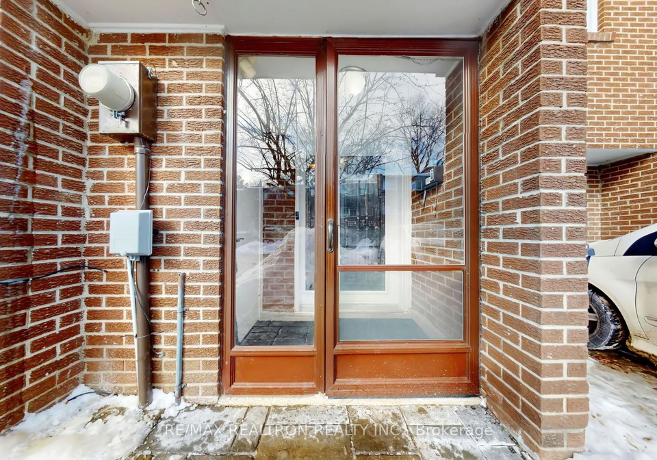 8-windy-golfway-east-york-ontario-c12966026