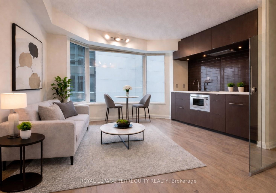 155-yorkville-avenue-toronto-ontario-c12966080