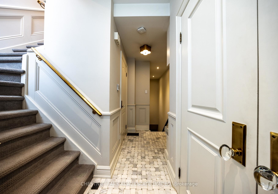 1-baxter-street-toronto-ontario-c12966386