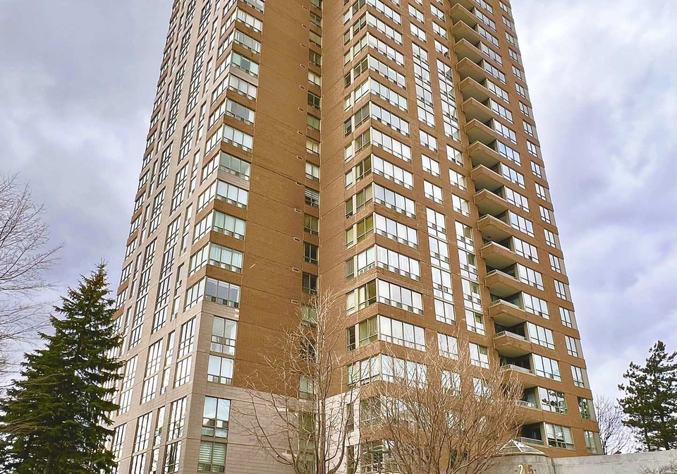 215-wynford-drive-east-york-ontario-c12966486