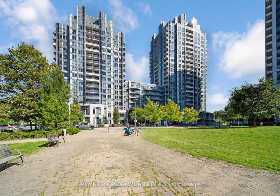 120-harrison-garden-boulevard-north-york-ontario-c12966578