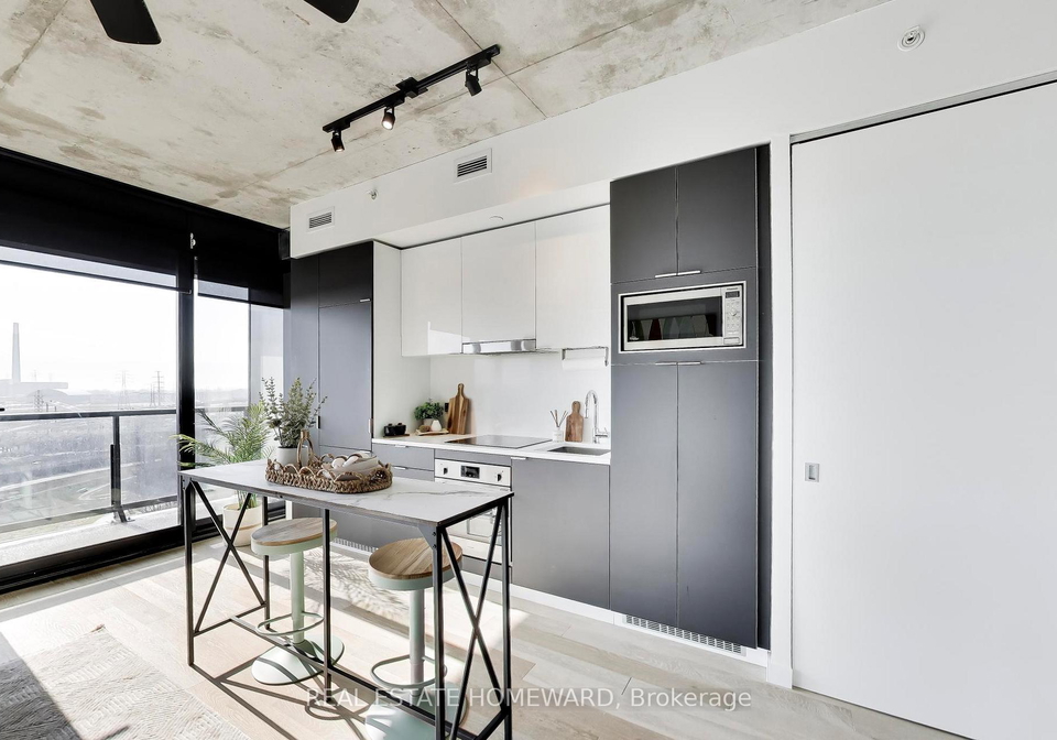 170-bayview-avenue-toronto-ontario-c12966724