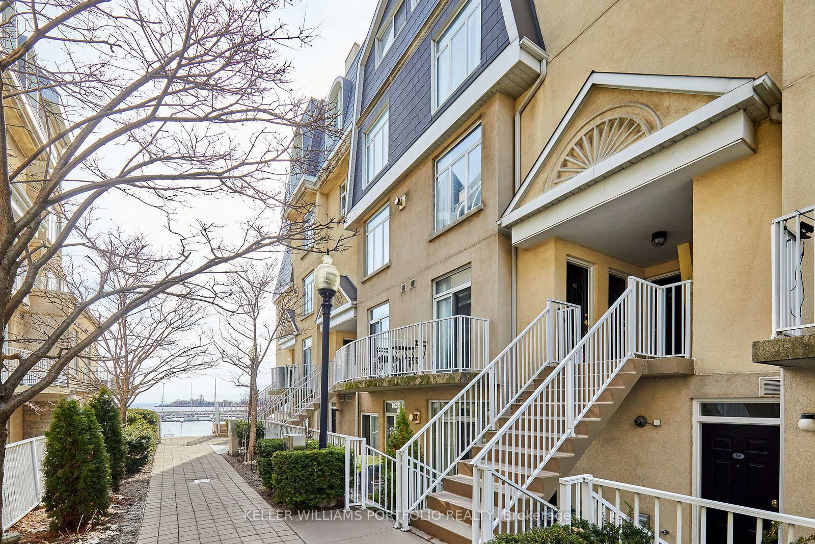 32-stadium-road-toronto-ontario-c12967344