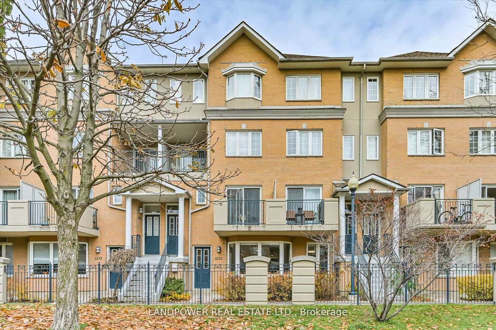 28-sommerset-way-north-york-ontario-c12967822