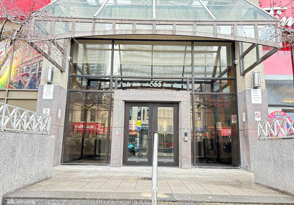 555-yonge-street-toronto-ontario-c12968324