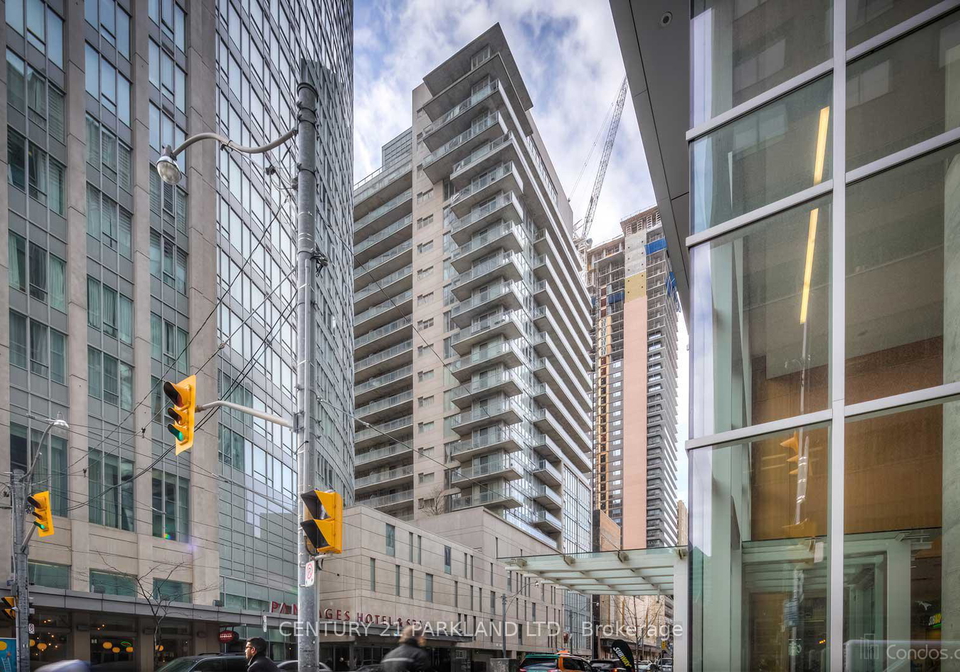 220-victoria-street-toronto-ontario-c12968332